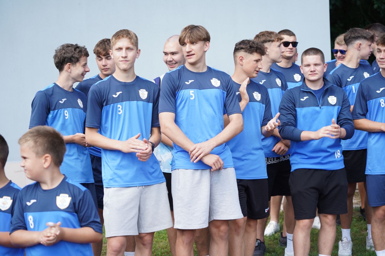 Świętują piłkarze i całe rodziny. Trwa piknik SKP