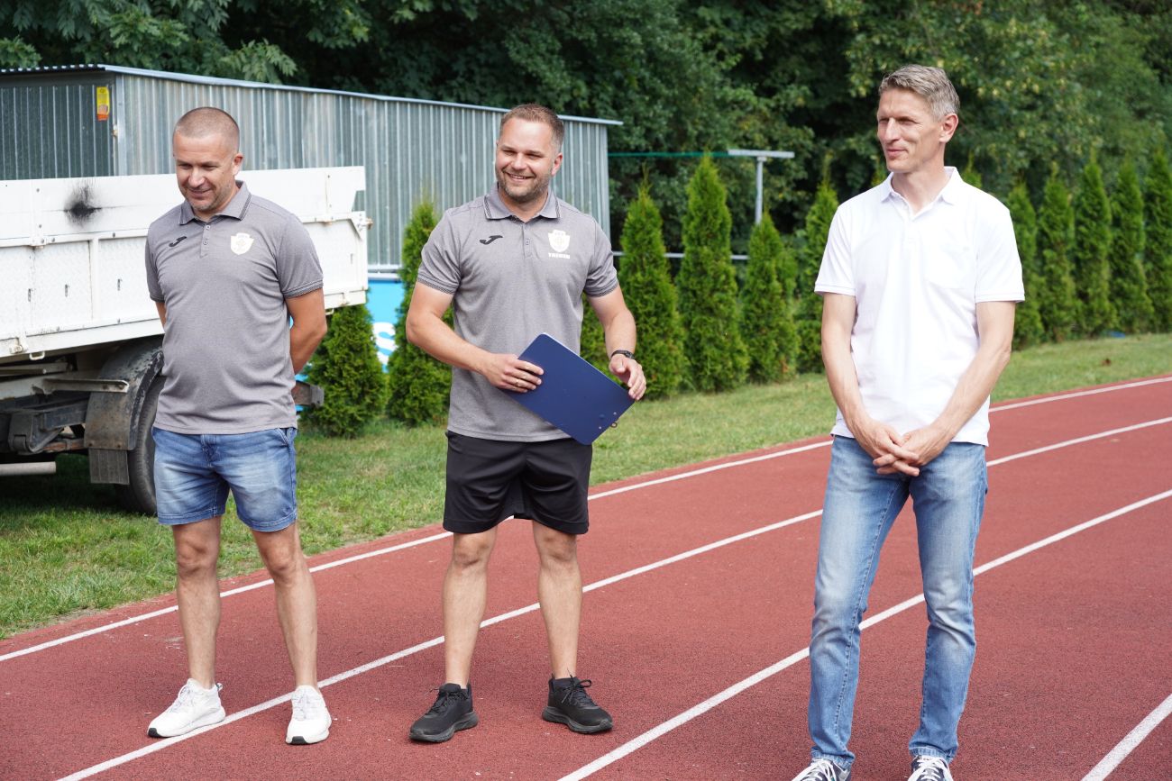 Świętują piłkarze i całe rodziny. Trwa piknik SKP