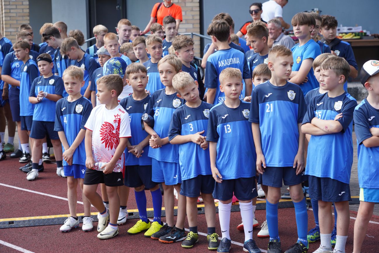 Świętują piłkarze i całe rodziny. Trwa piknik SKP