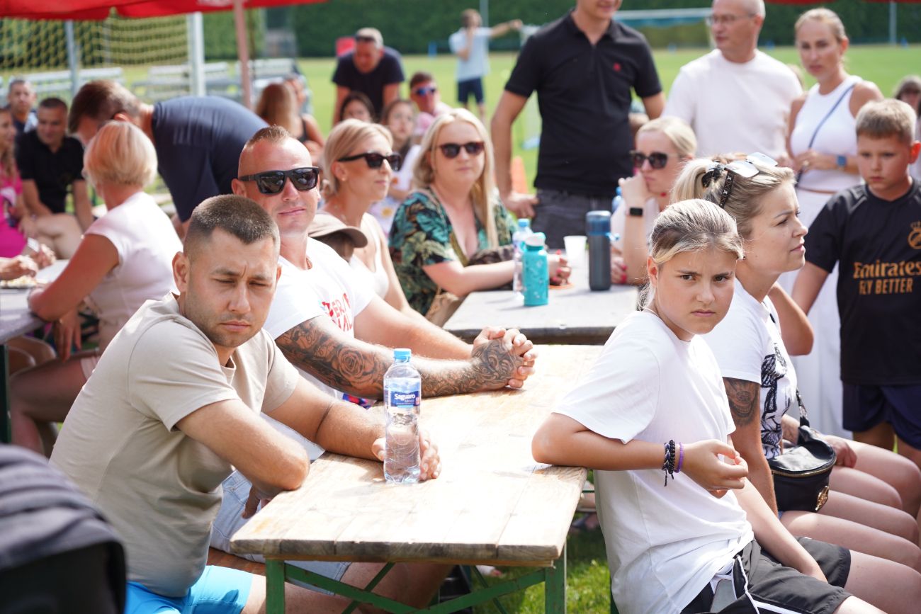 Świętują piłkarze i całe rodziny. Trwa piknik SKP