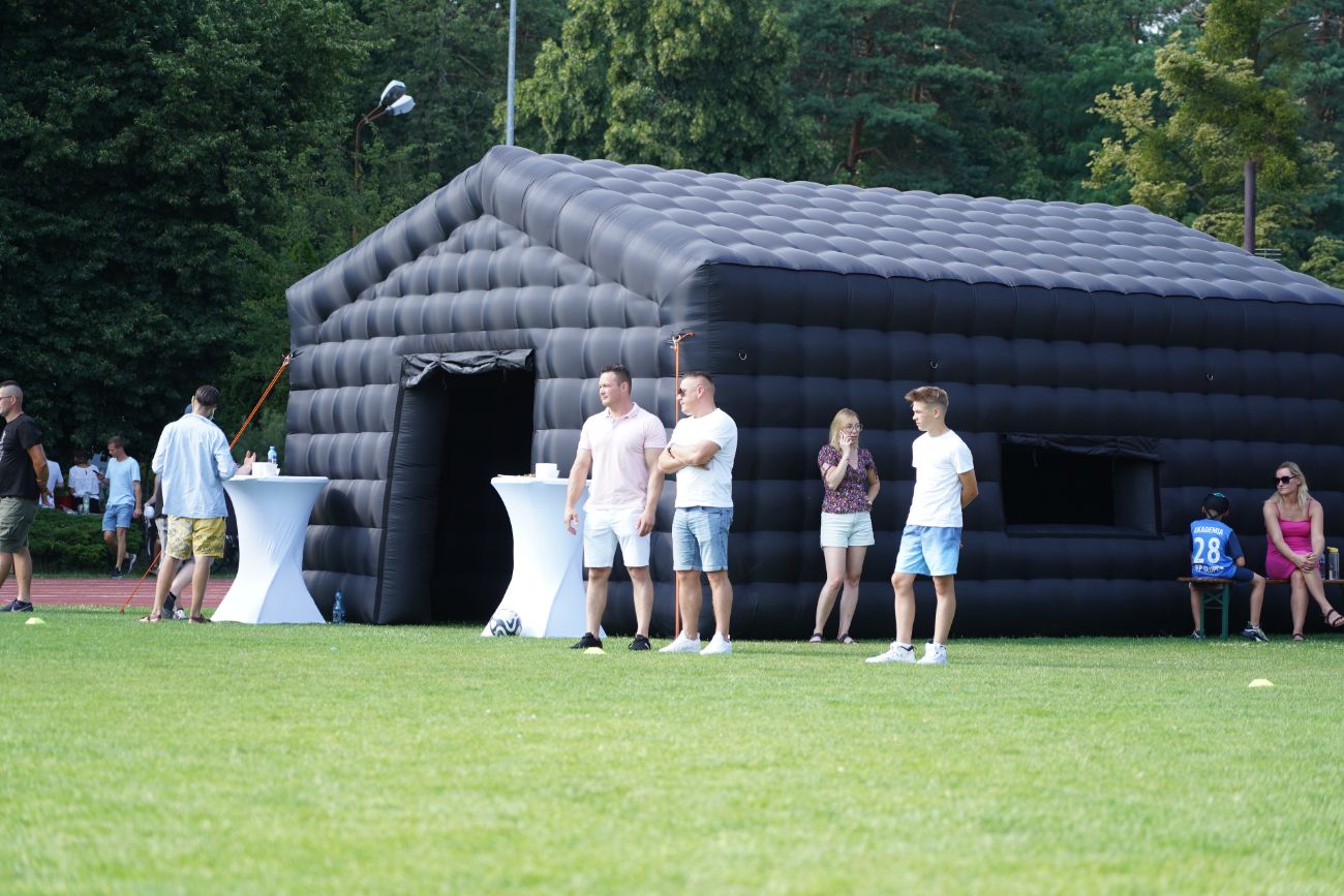 Świętują piłkarze i całe rodziny. Trwa piknik SKP