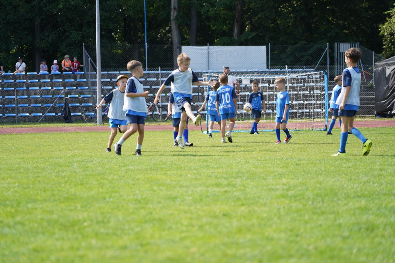 Świętują piłkarze i całe rodziny. Trwa piknik SKP