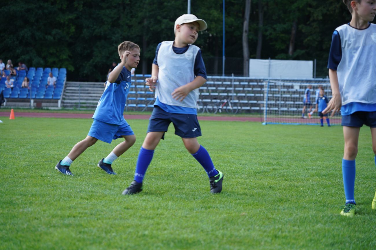 Świętują piłkarze i całe rodziny. Trwa piknik SKP