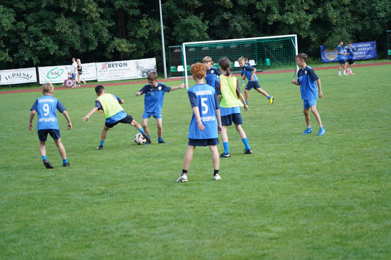 Świętują piłkarze i całe rodziny. Trwa piknik SKP