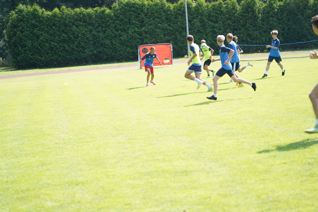 Świętują piłkarze i całe rodziny. Trwa piknik SKP