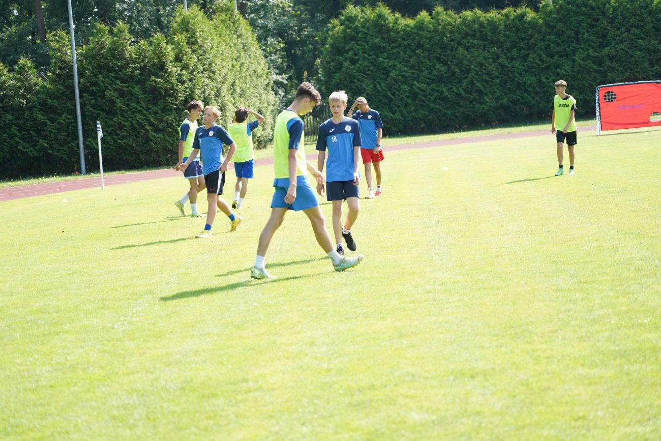 Świętują piłkarze i całe rodziny. Trwa piknik SKP