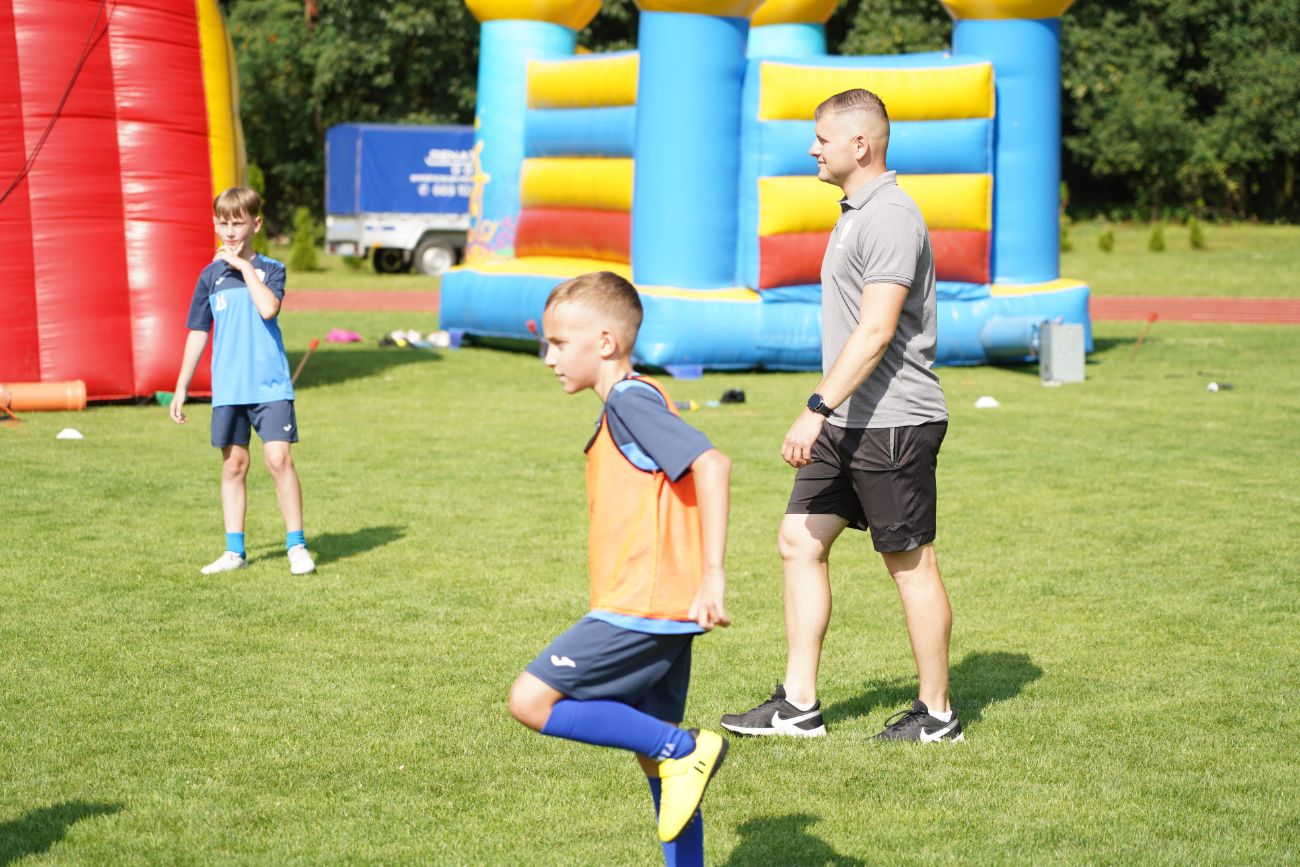 Świętują piłkarze i całe rodziny. Trwa piknik SKP