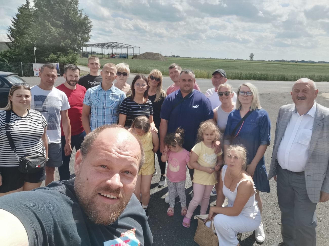 Ciekawy sposób na integrację mieszkańców. Wspólnie pojechali… na wybory