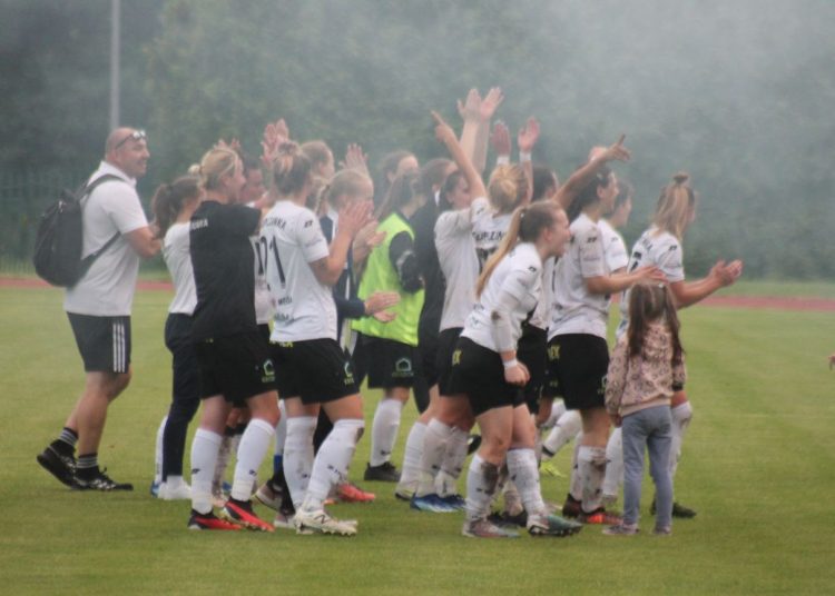 Krok od pięknej historii