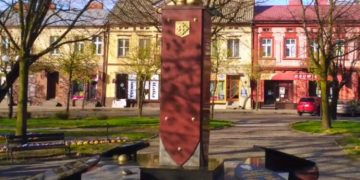 Gdzie przenieść ławki z rynku? Radny ma pomysł