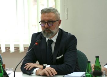 Odda całą pensję. Dlaczego?