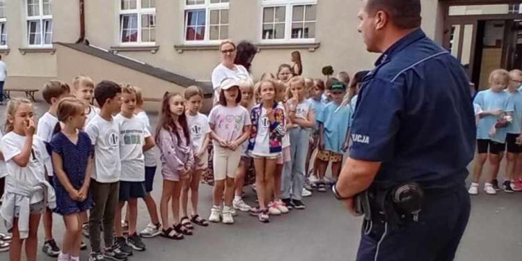 Wakacyjne ABC z dzielnicowym w Jedynce