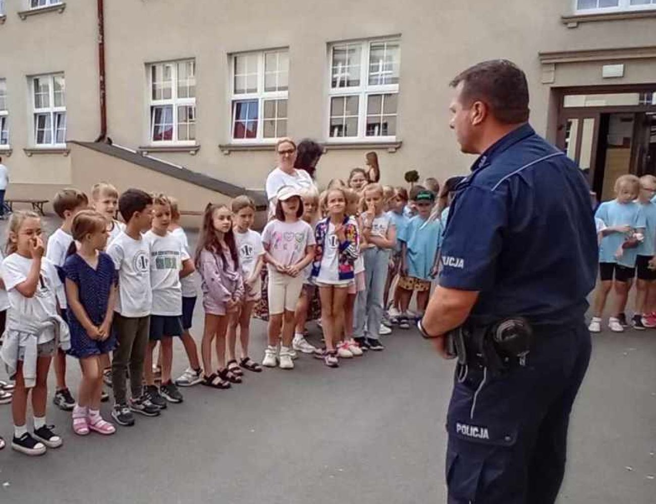 Wakacyjne ABC z dzielnicowym w Jedynce