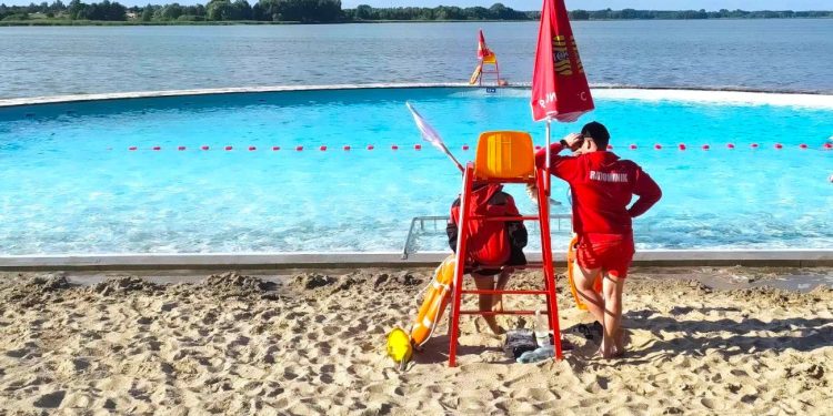 Można się już kąpać w słupeckim basenie