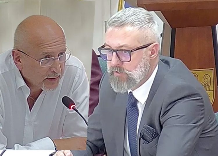 Chce zobaczyć jego listę obecności w starostwie