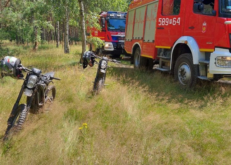Wypadek w lesie. Ucierpiał motocyklista
