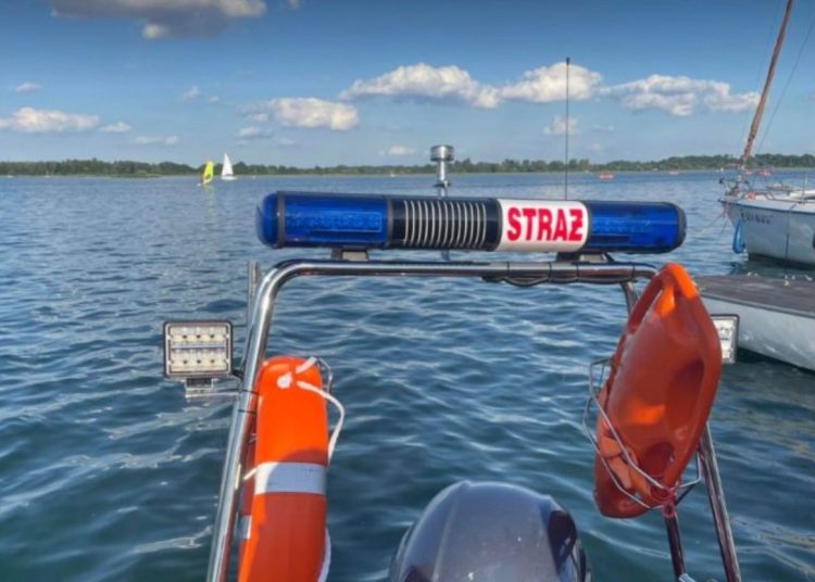 Łódź dryfowała na jeziorze