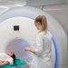 Rezonans Magnetyczny (MRI): Przewodnik dla Pacjenta – Co Powinieneś Wiedzieć Przed Badaniem?