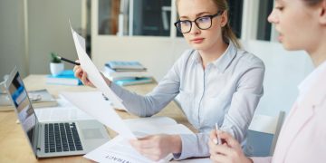 Jak studia magisterskie z administracji mogą zmienić Twoją pracę?