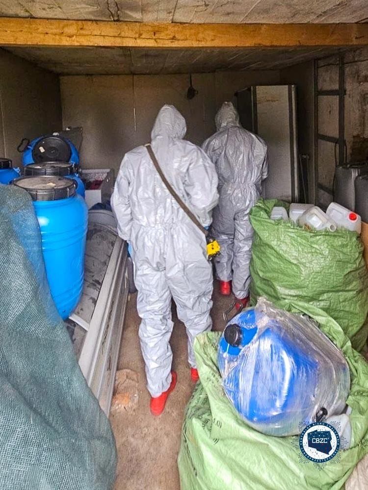 Gigantyczne uderzenie w narkobiznes. Fabryka działała pod Koninem