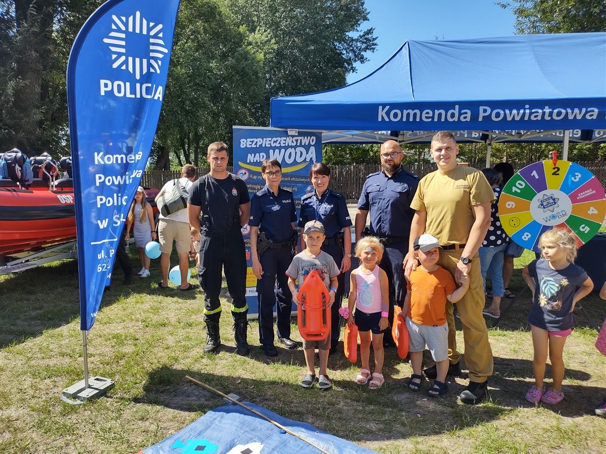 Zaprosili na piknik nad jeziorem