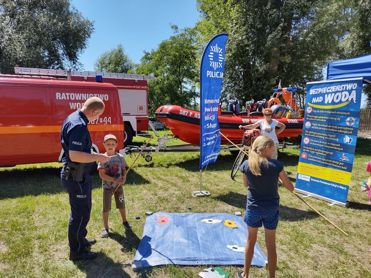 Zaprosili na piknik nad jeziorem