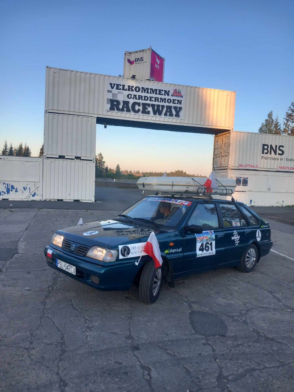 Starym polonezem pojechali do Norwegii. Jutro meta