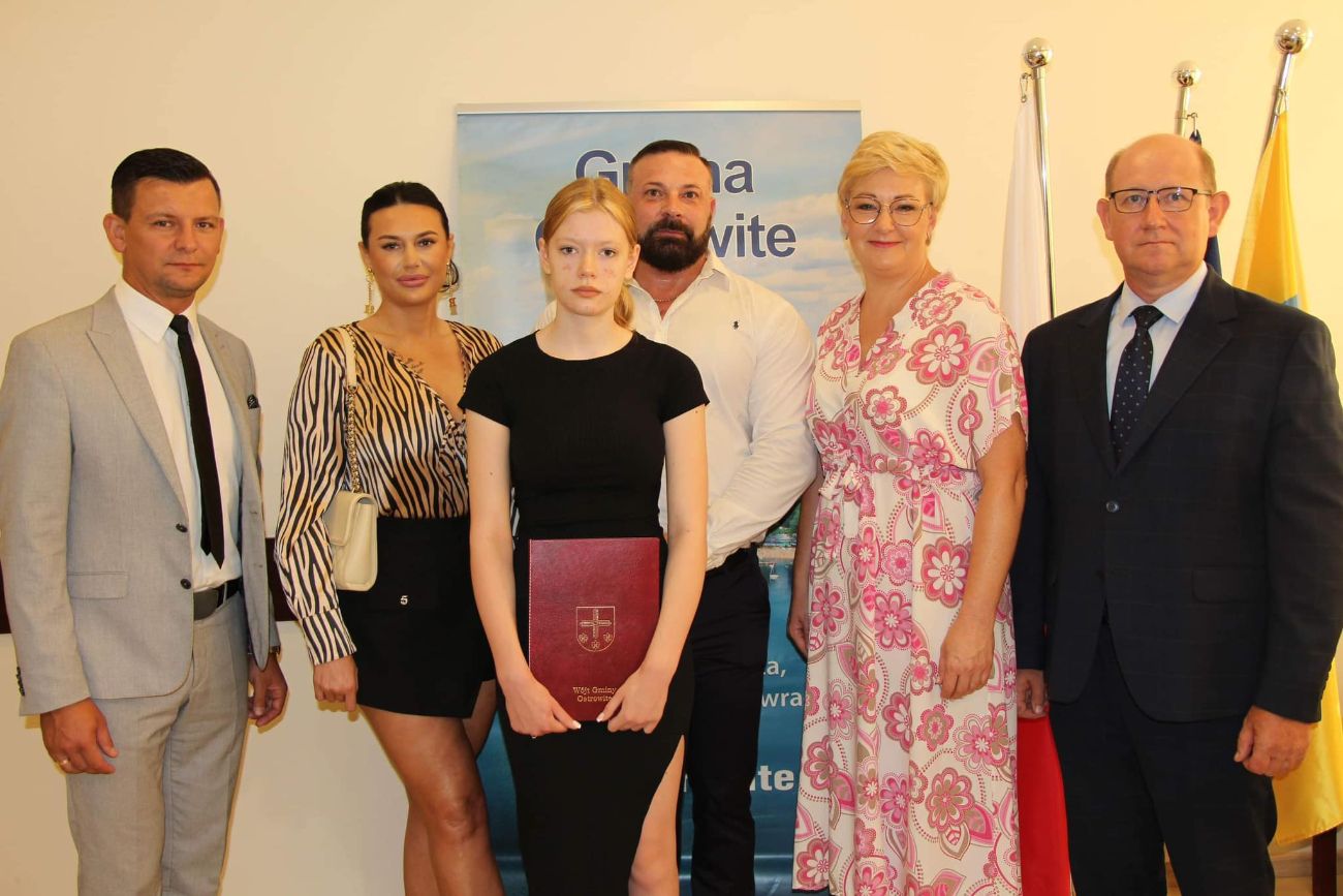 Najlepiej napisały egzamin. W nagrodę dostały po 1,5 tysiąca