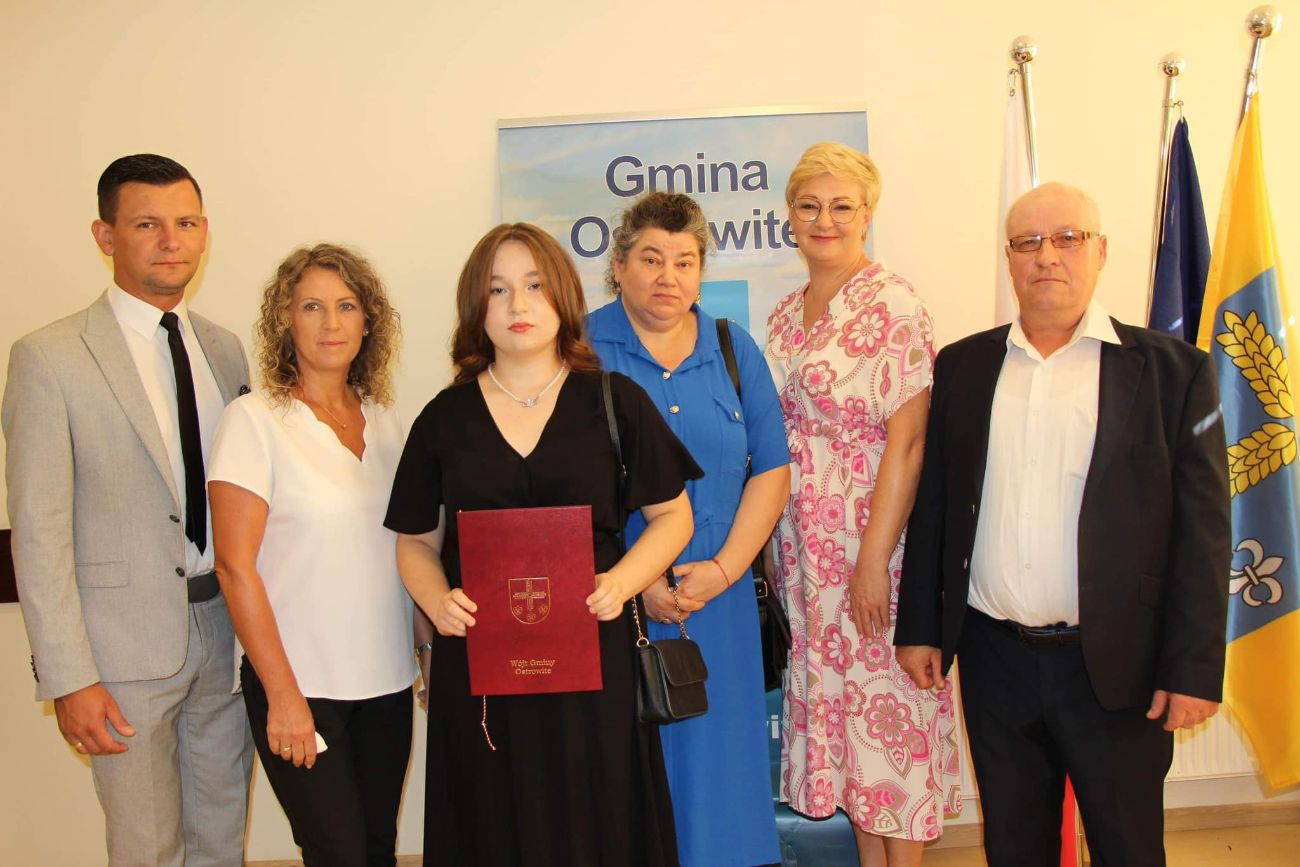 Najlepiej napisały egzamin. W nagrodę dostały po 1,5 tysiąca