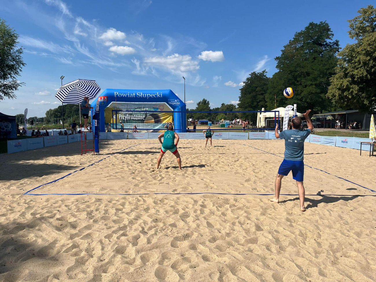 Trwa turniej w Przybrodzinie. Grają zawodnicy z całej Polski