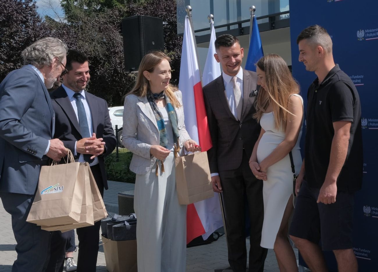 Minister w Ostrowitem. Wręczyła klucze do nowych mieszkań