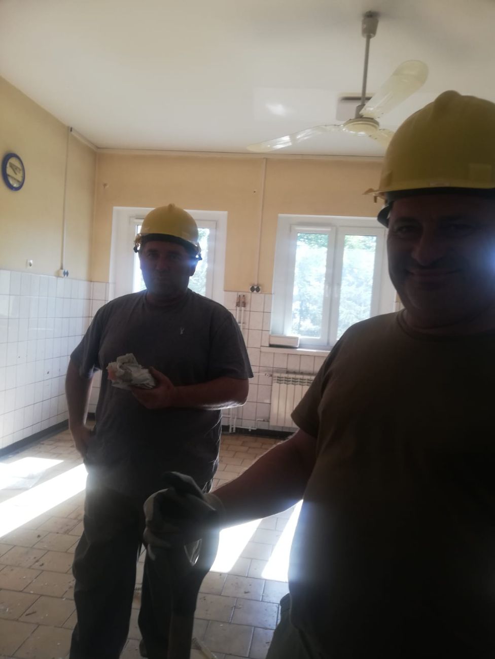 Wójt chwycił za młot. Razem z mieszkańcami robi rewolucję