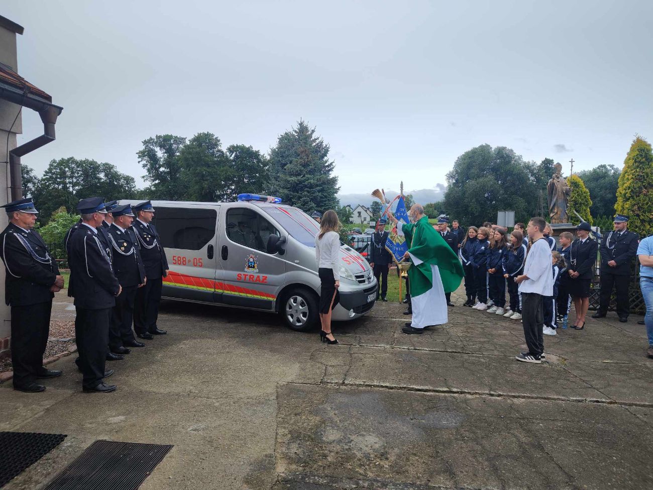 Poświęcili auto w Młodojewie