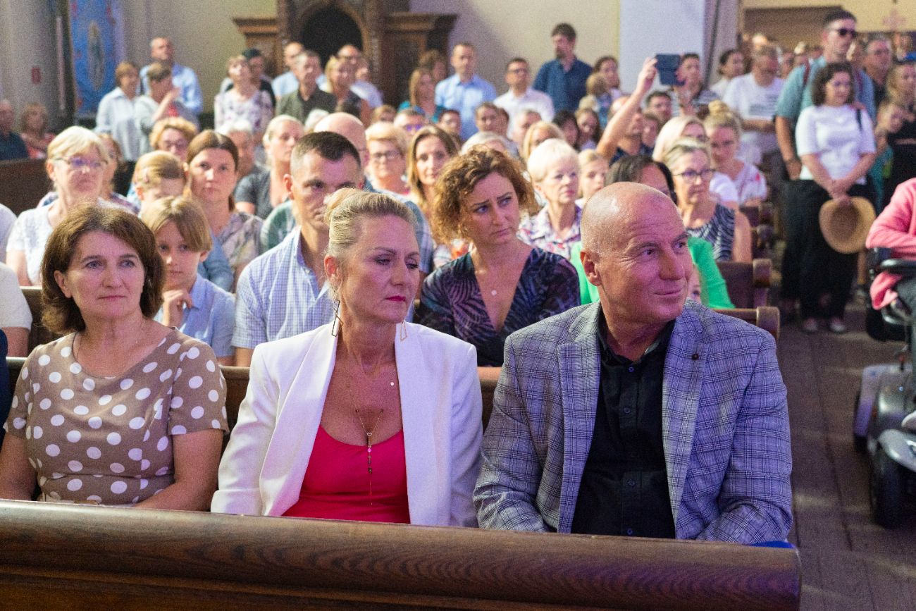 Gwiazdy wystąpiły w kościele. SMU Strzałkowo świętuje jubileusz ZDJĘCIA