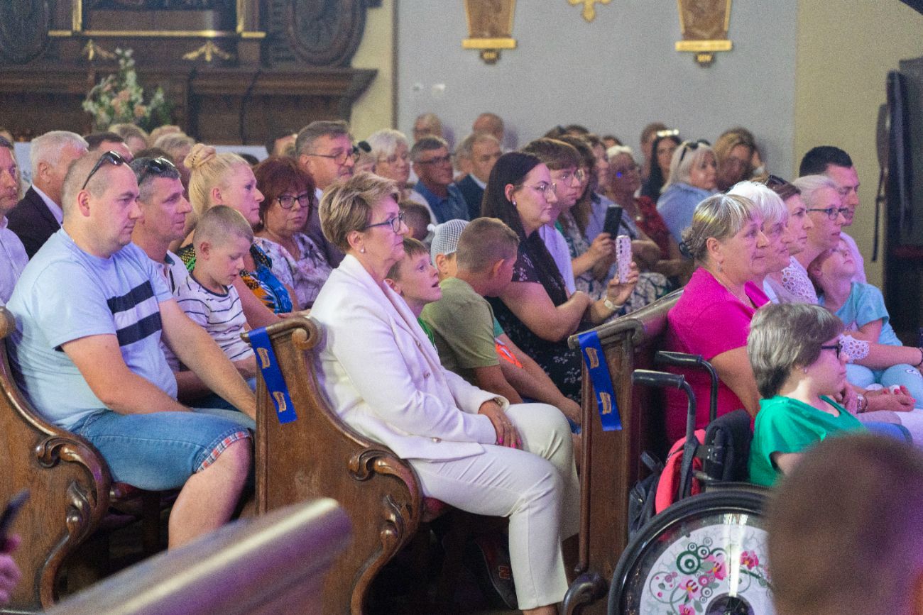 Gwiazdy wystąpiły w kościele. SMU Strzałkowo świętuje jubileusz ZDJĘCIA