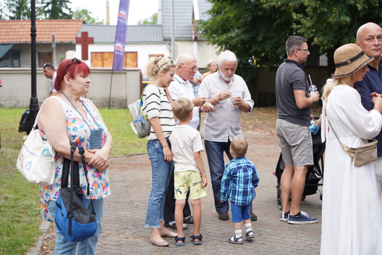 Gwiazdy wystąpiły w kościele. SMU Strzałkowo świętuje jubileusz ZDJĘCIA