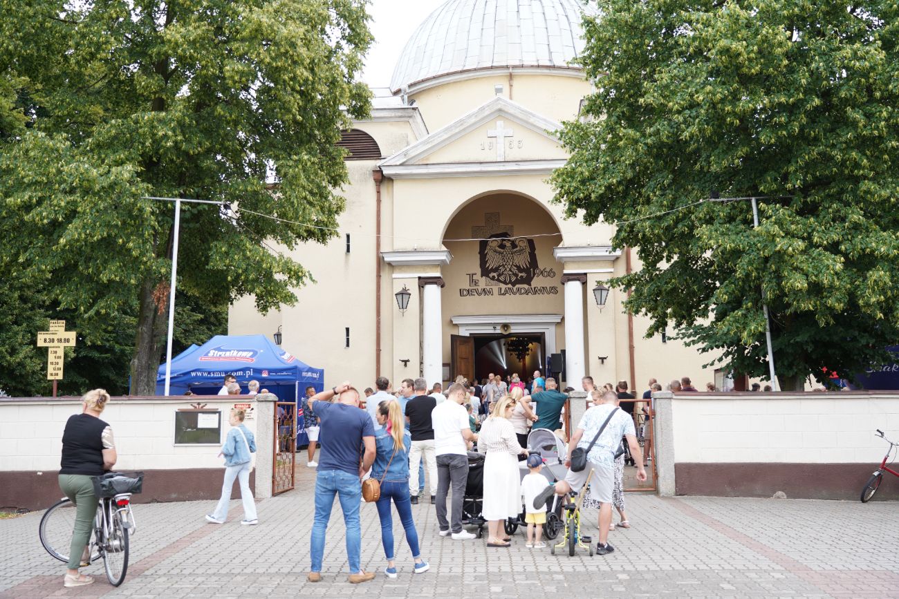 Gwiazdy wystąpiły w kościele. SMU Strzałkowo świętuje jubileusz ZDJĘCIA