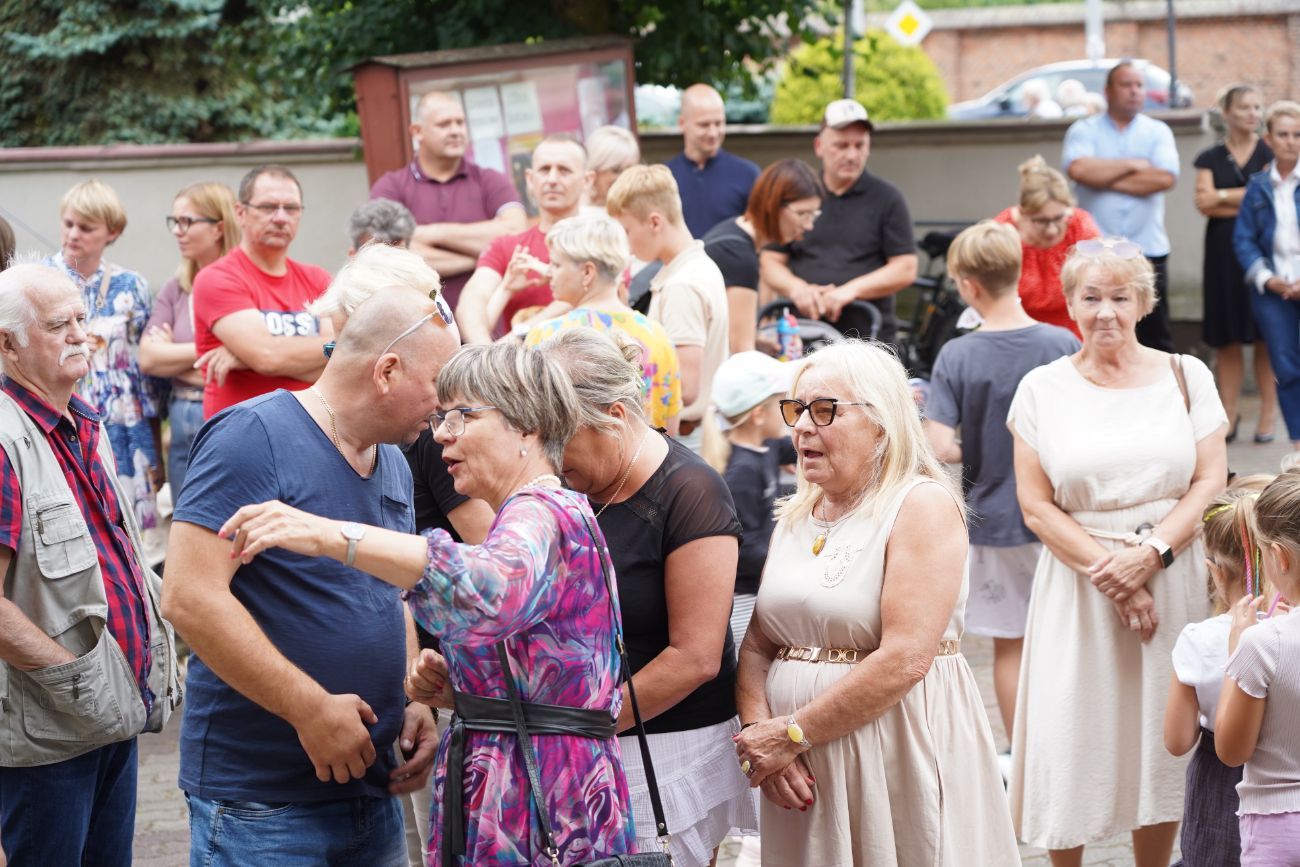 Gwiazdy wystąpiły w kościele. SMU Strzałkowo świętuje jubileusz ZDJĘCIA