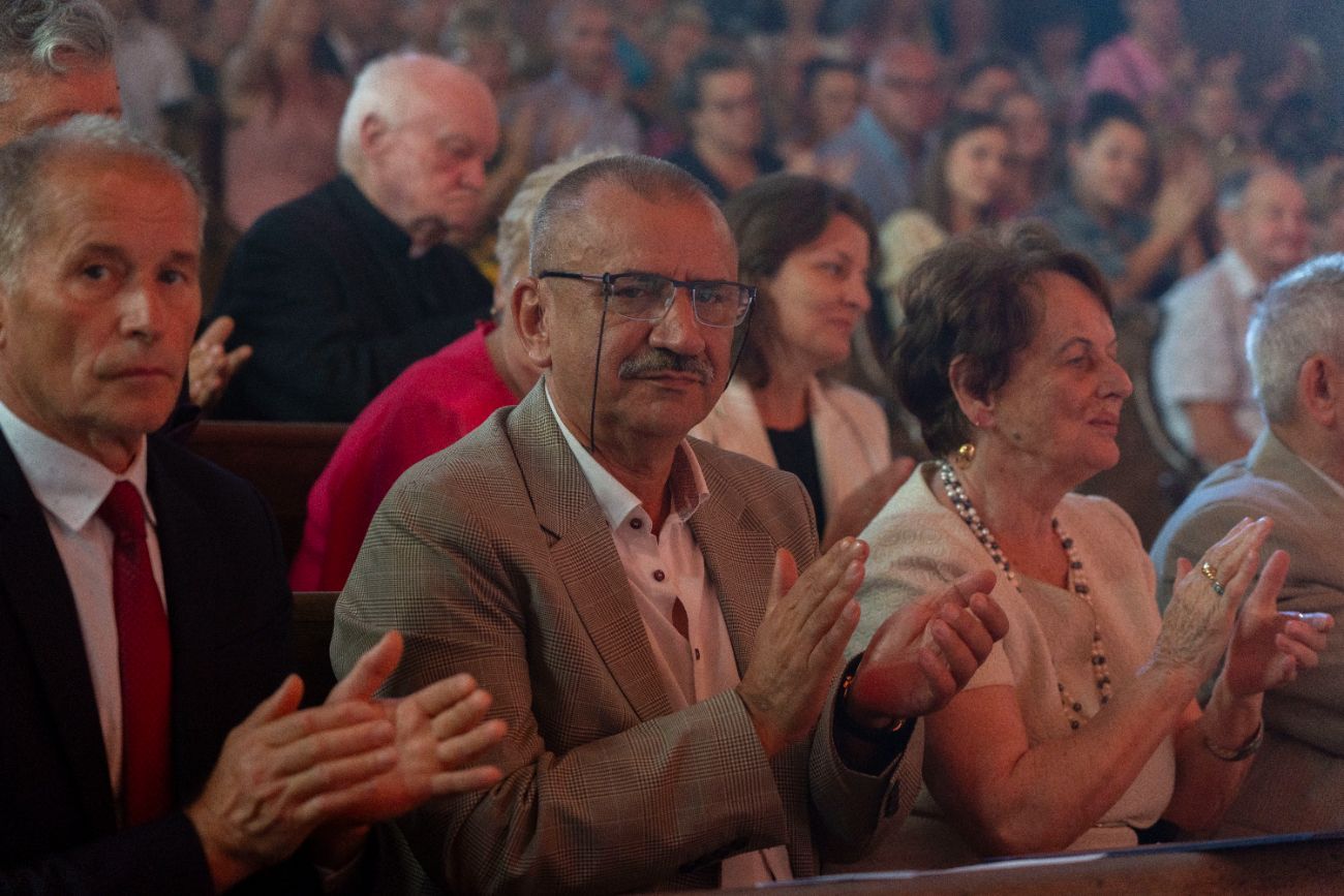 Gwiazdy wystąpiły w kościele. SMU Strzałkowo świętuje jubileusz ZDJĘCIA
