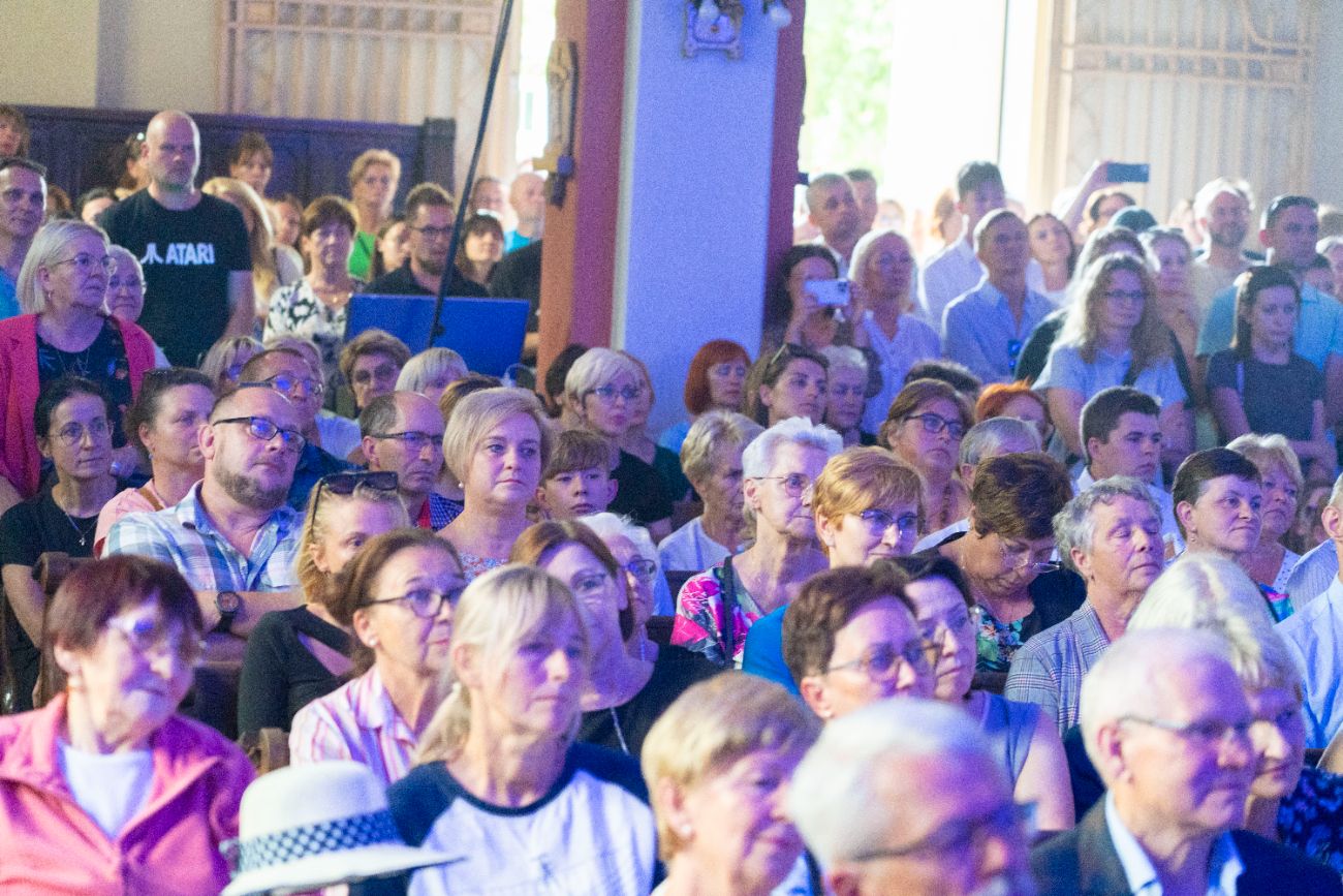 Gwiazdy wystąpiły w kościele. SMU Strzałkowo świętuje jubileusz ZDJĘCIA