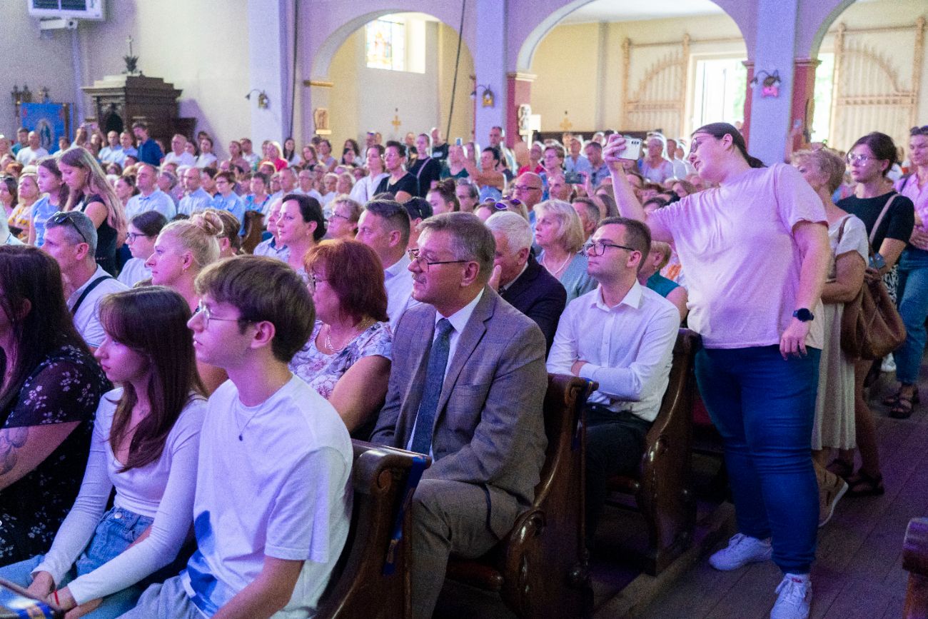 Gwiazdy wystąpiły w kościele. SMU Strzałkowo świętuje jubileusz ZDJĘCIA