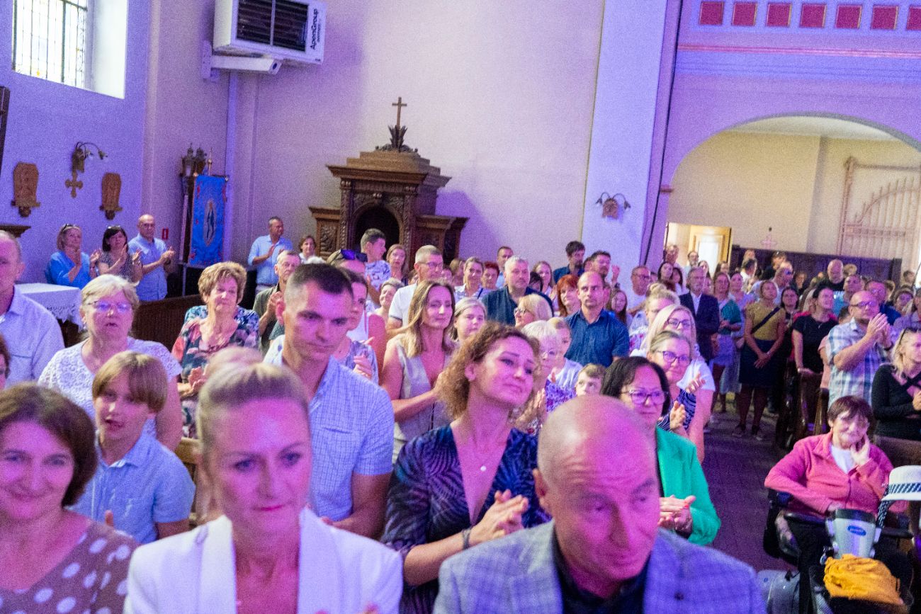 Gwiazdy wystąpiły w kościele. SMU Strzałkowo świętuje jubileusz ZDJĘCIA