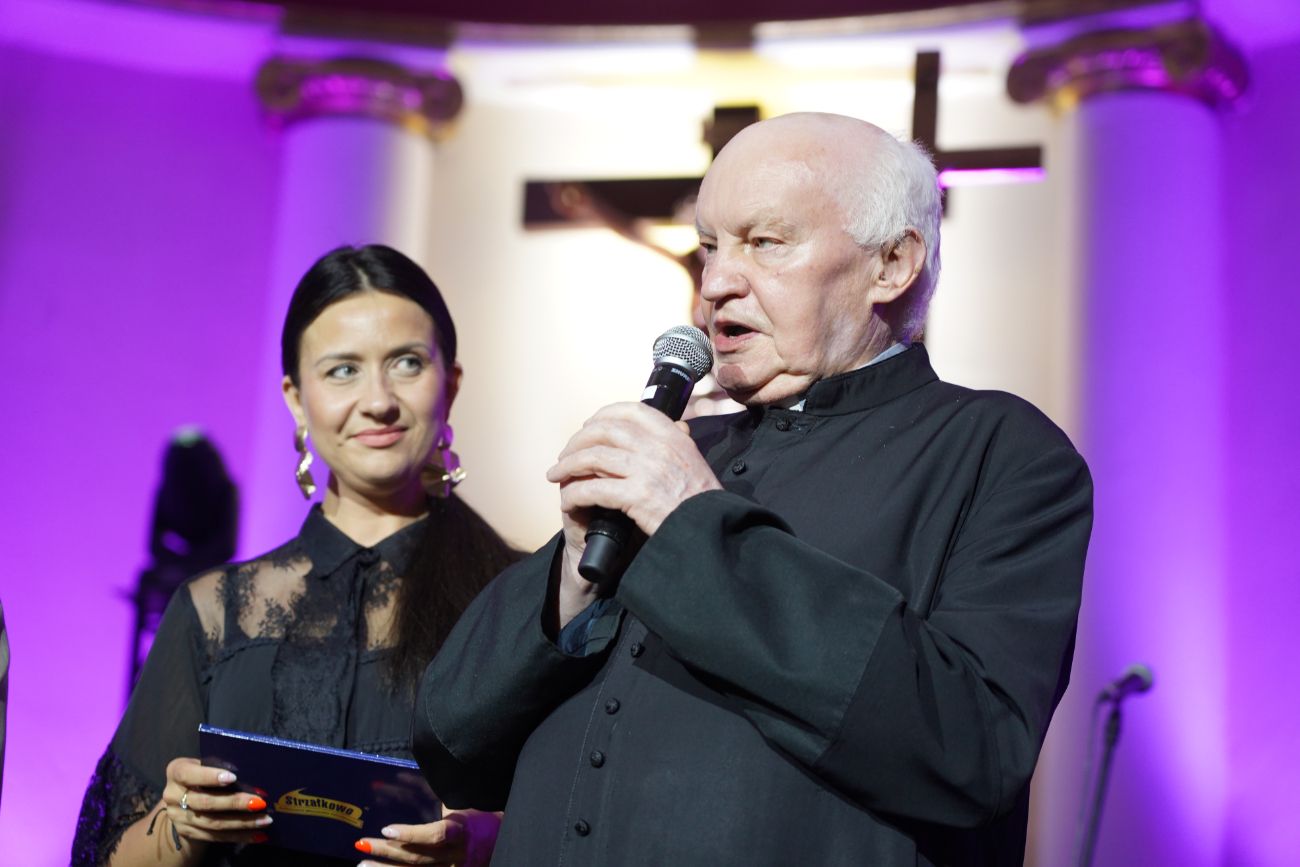 Gwiazdy wystąpiły w kościele. SMU Strzałkowo świętuje jubileusz ZDJĘCIA