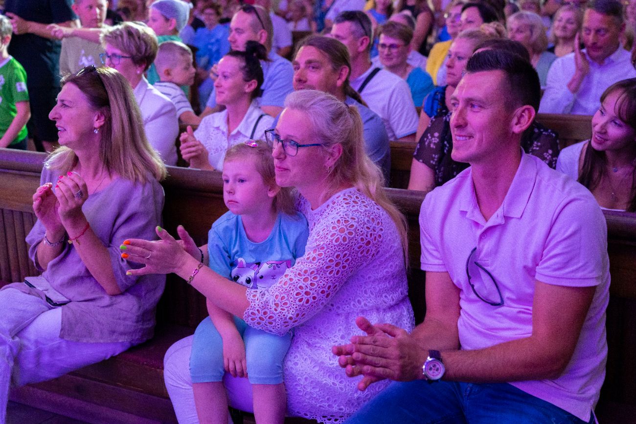 Gwiazdy wystąpiły w kościele. SMU Strzałkowo świętuje jubileusz ZDJĘCIA