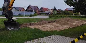 Ruszyła budowa boiska i lodowiska