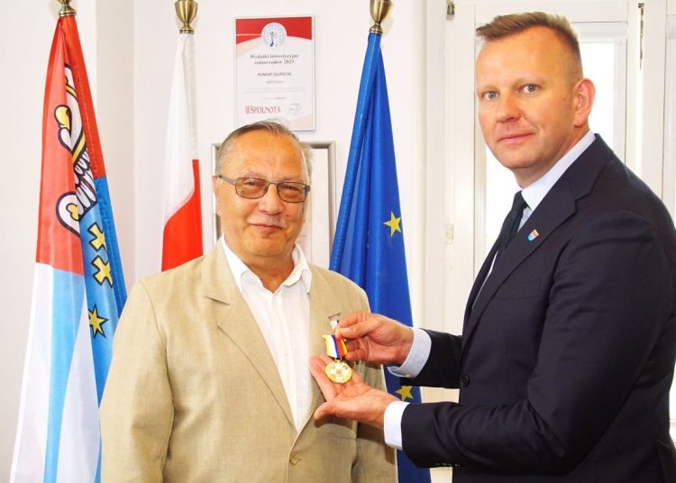 Włodzimierz Pawlak odznaczony