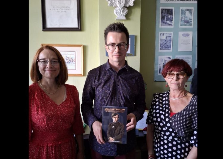 Napisał pracę doktorską o Apolinarym Szeluto