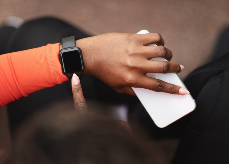 Dopasuj smartwatch do swoich potrzeb. Jak wybrać idealny inteligentny zegarek?