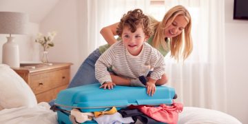 Co spakować na wakacje do ciepłych krajów? Lista niezbędnych rzeczy na wyjazd