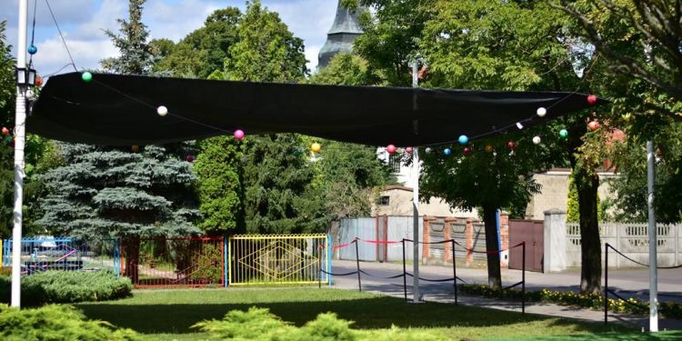 Skwer Kultury przy MGOK zyskał zadaszenie